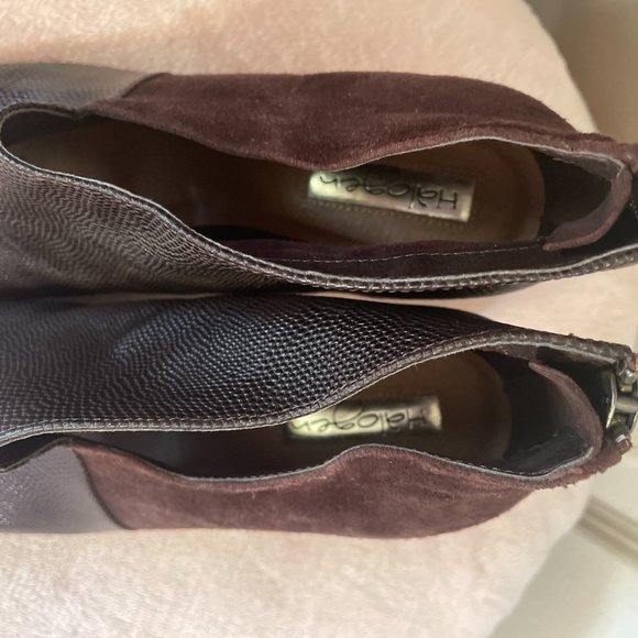Halogen Ankle Style Brown Suede Booties Size 8M Women's Zip IN Back Thin Heel - Picture 2 of 12